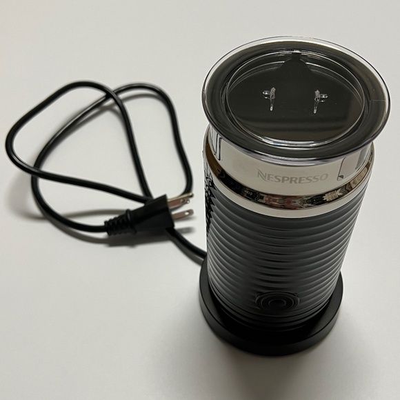 Nespresso Aeroccino 3 Milk Frother 3694 - Picture 3 of 5